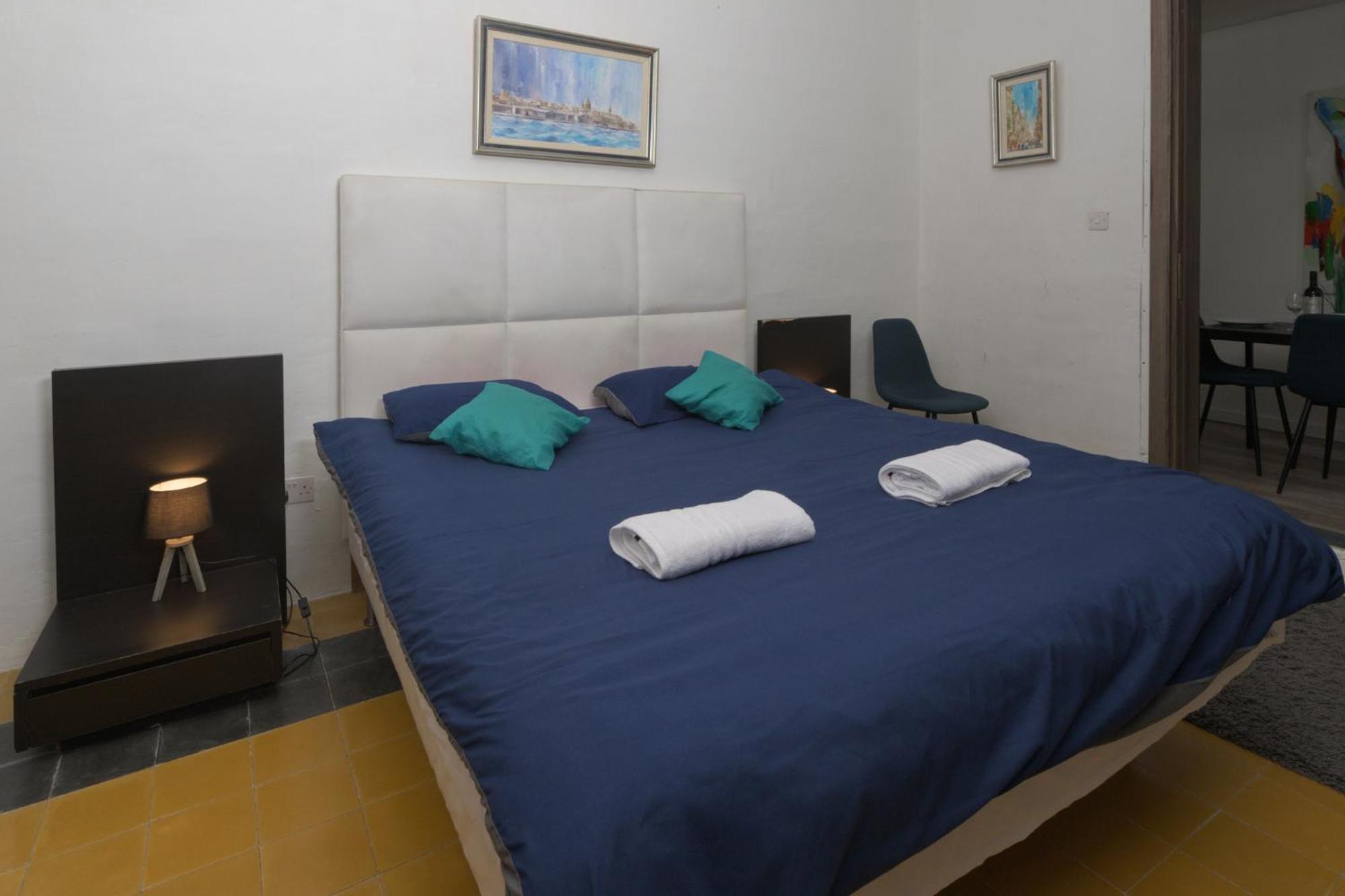 Stylish Valletta 2 Bedrooom City Centre Apartment With Terrace Εξωτερικό φωτογραφία